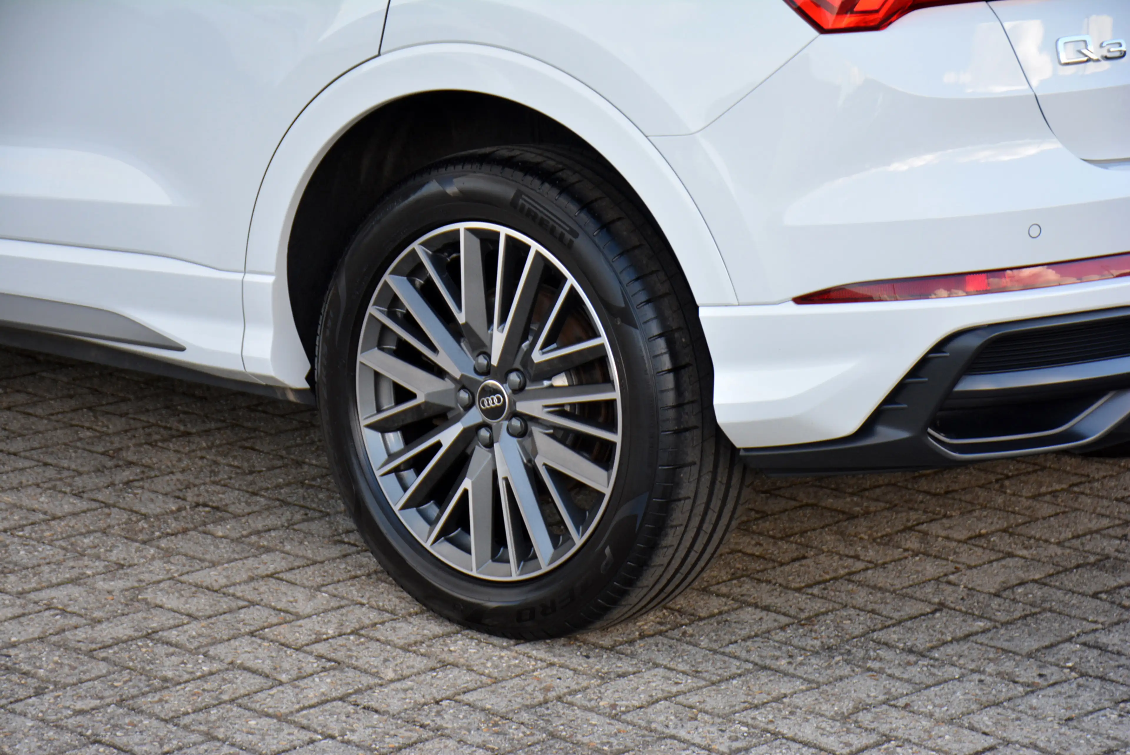 Audi Q3 1.4 TFSI e 245pk sTtronic S Line * LED * Camera * — photo 44