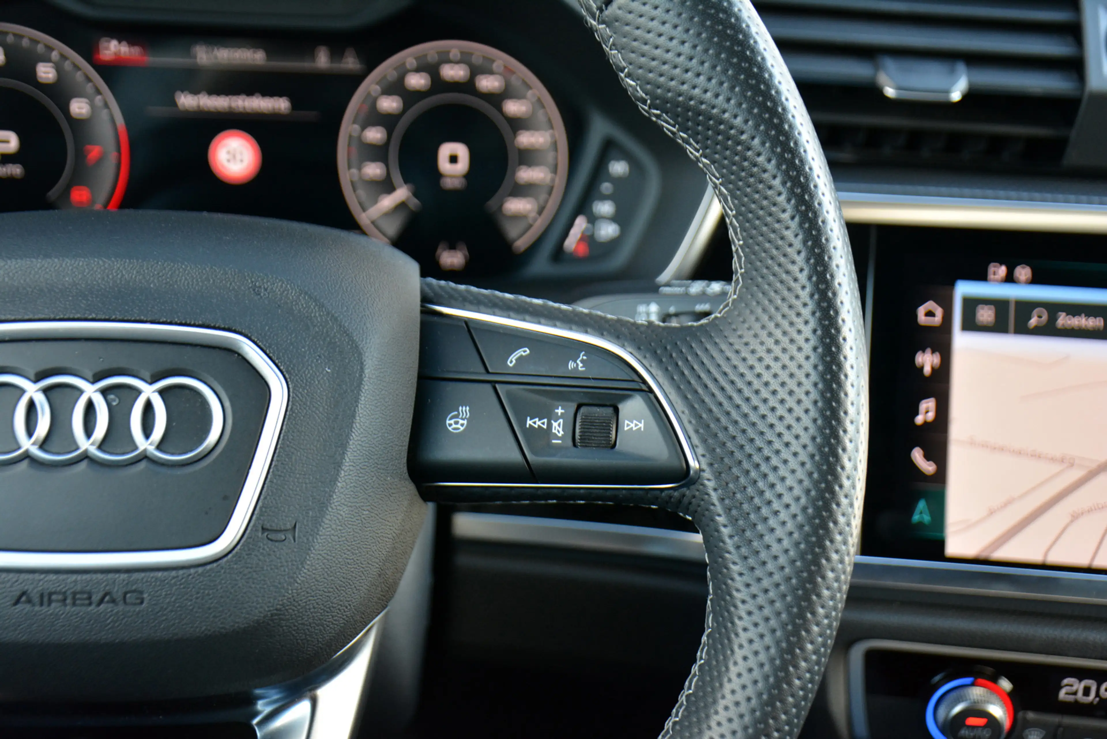 Audi Q3 1.4 TFSI e 245pk sTtronic S Line * LED * Camera * — photo 30