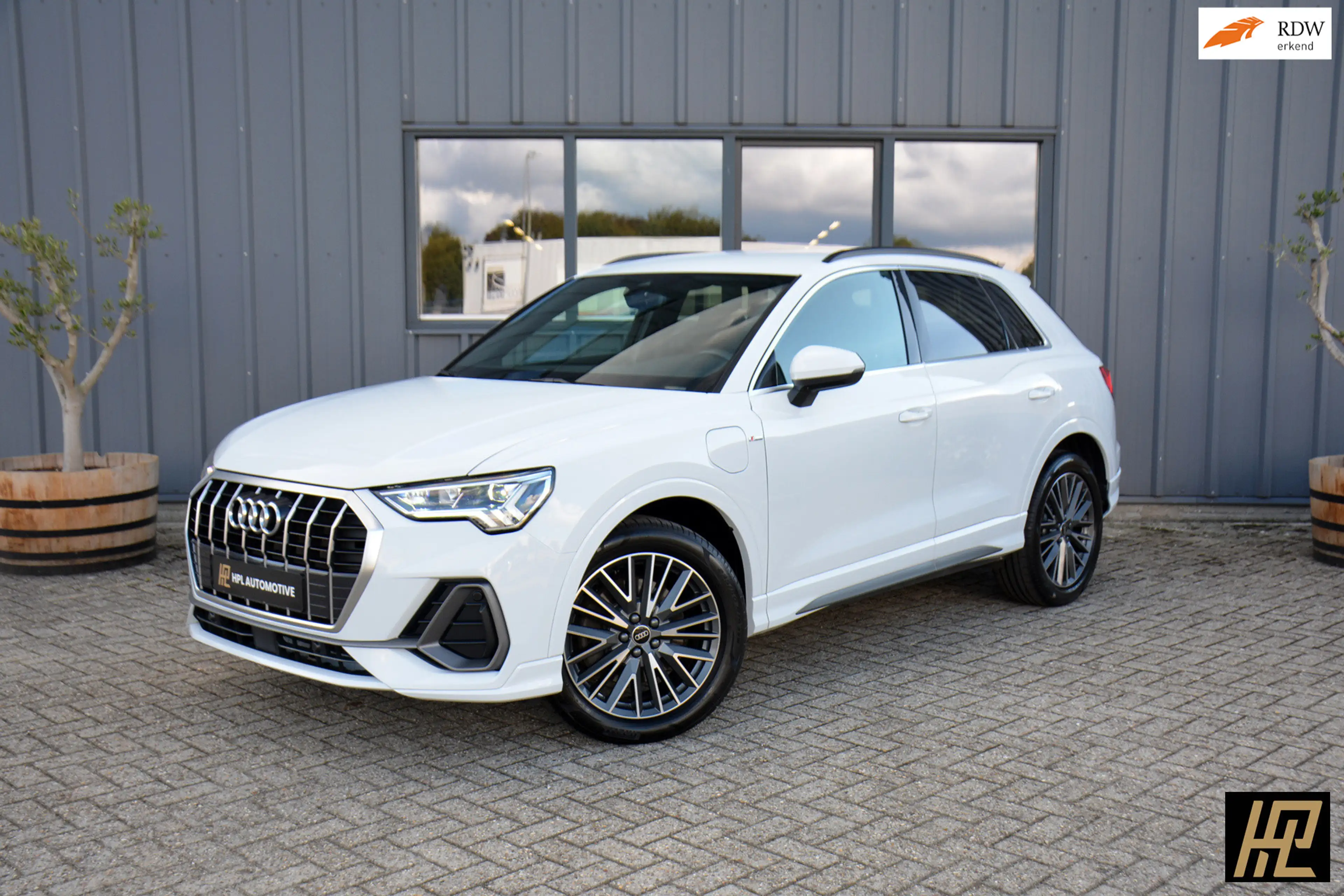 Audi Q3 1.4 TFSI e 245pk sTtronic S Line * LED * Camera *