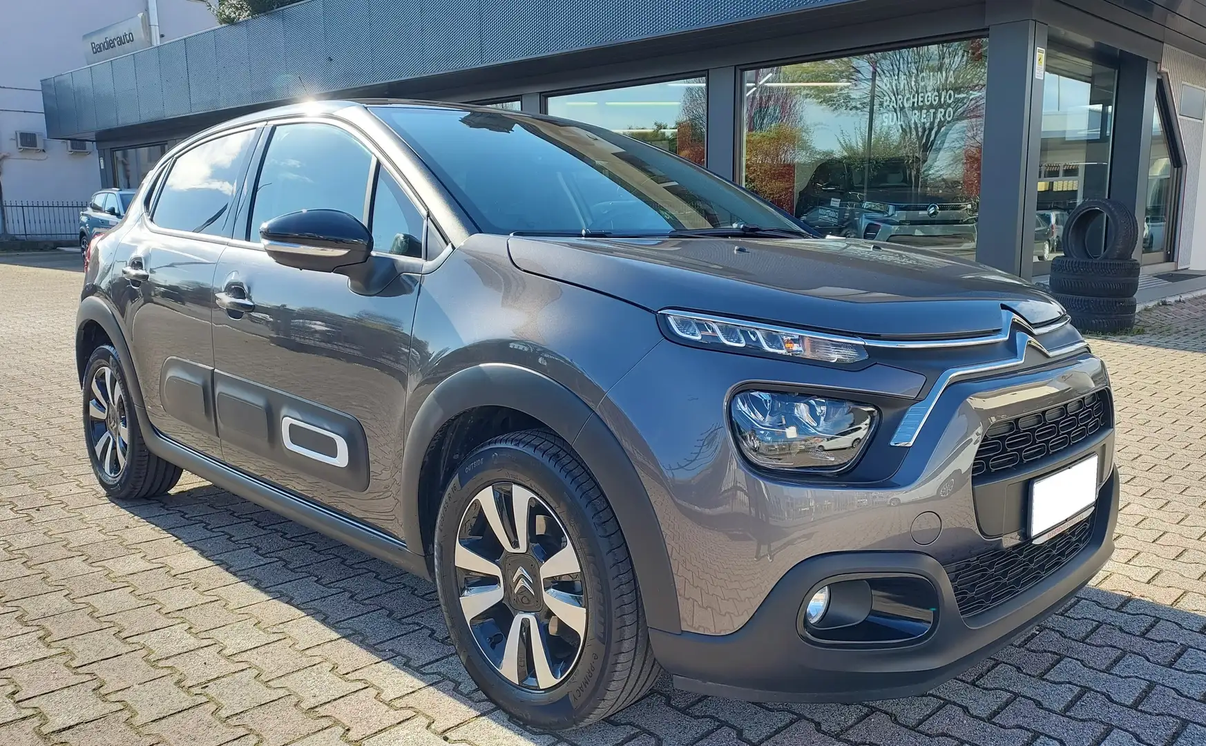Citroen C3 1.2 puretech Shine 83cv Gris - 1