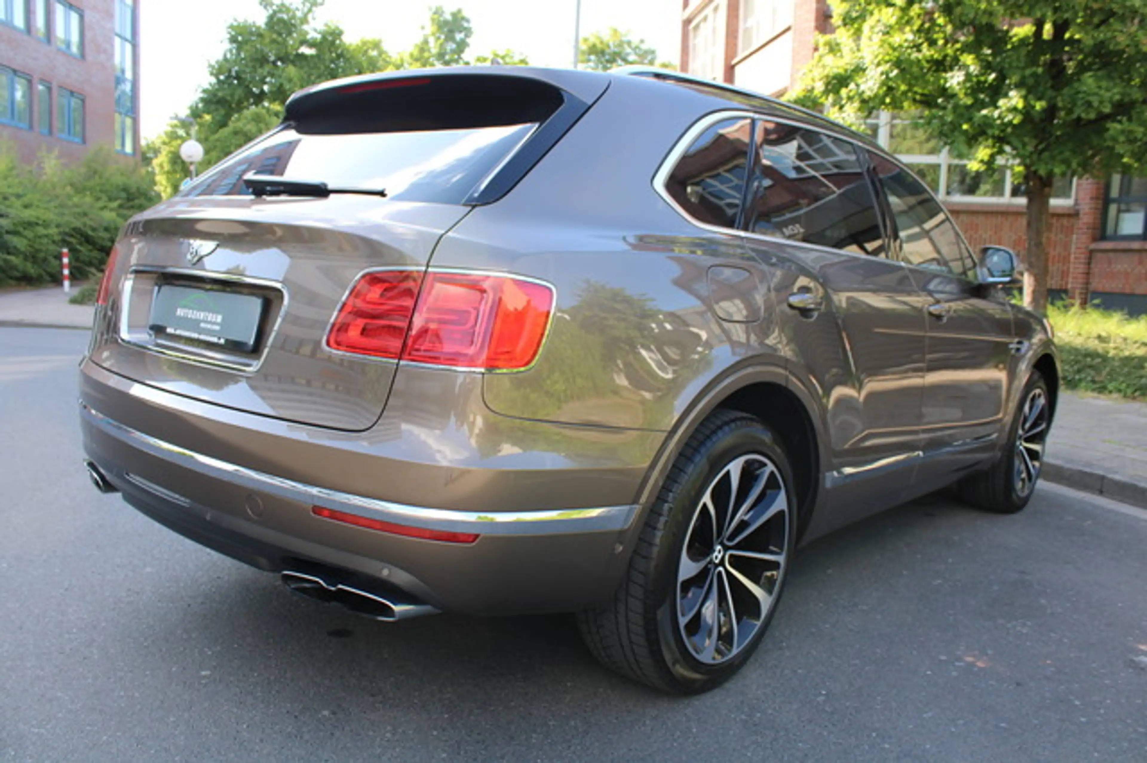 Bentley Bentayga V8 Mulliner Pano/City/Touring/22"/HUD — photo 5
