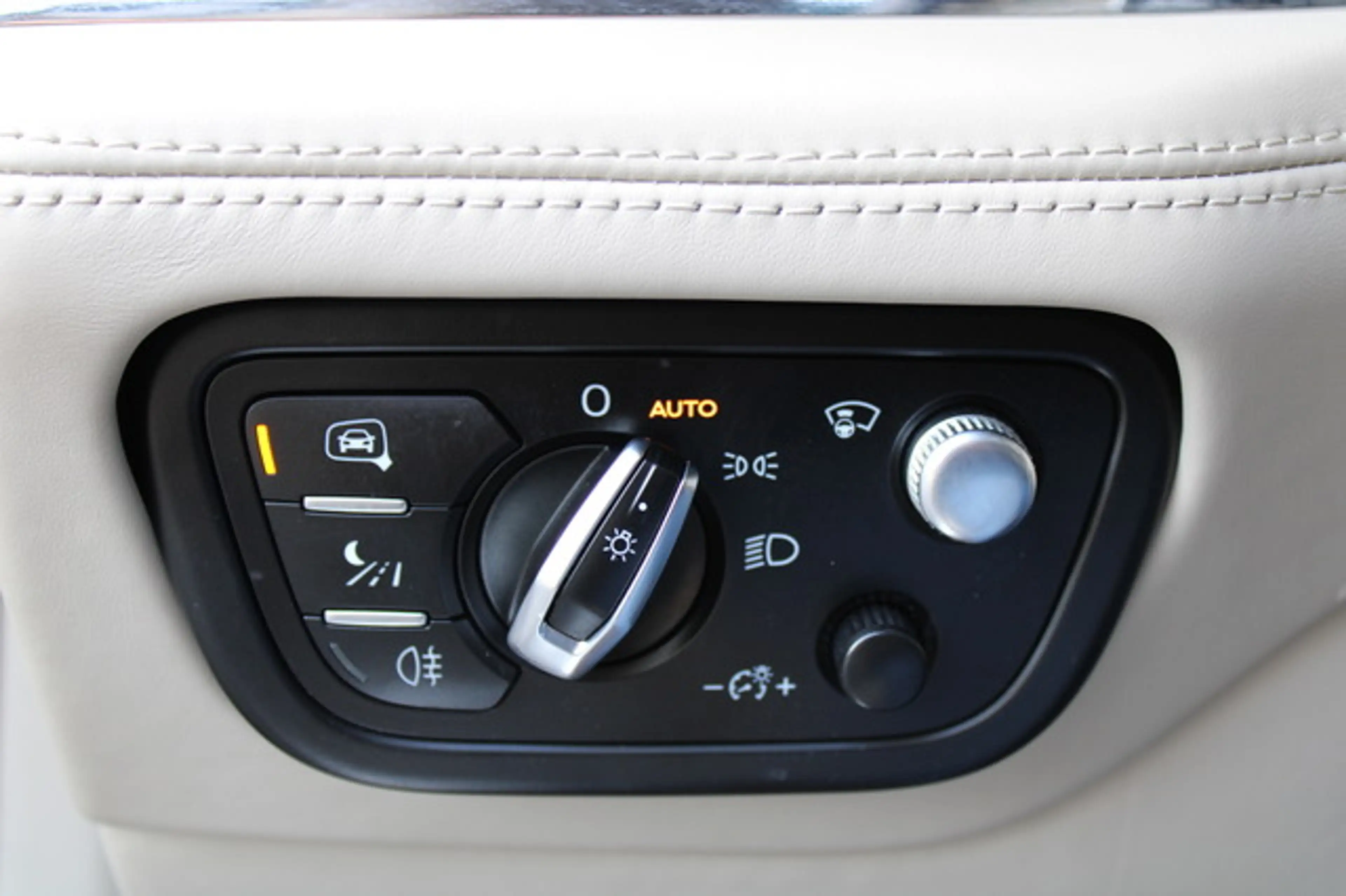 Bentley Bentayga V8 Mulliner Pano/City/Touring/22"/HUD — photo 13