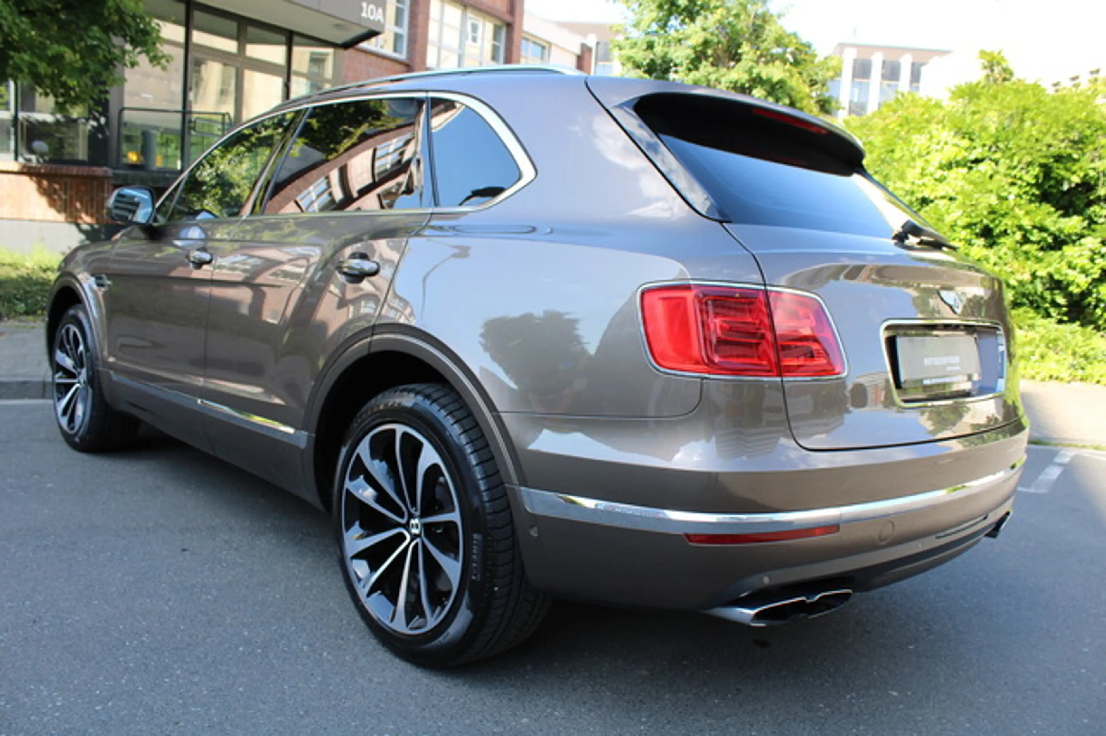 Bentley Bentayga V8 Mulliner Pano/City/Touring/22"/HUD — photo 3