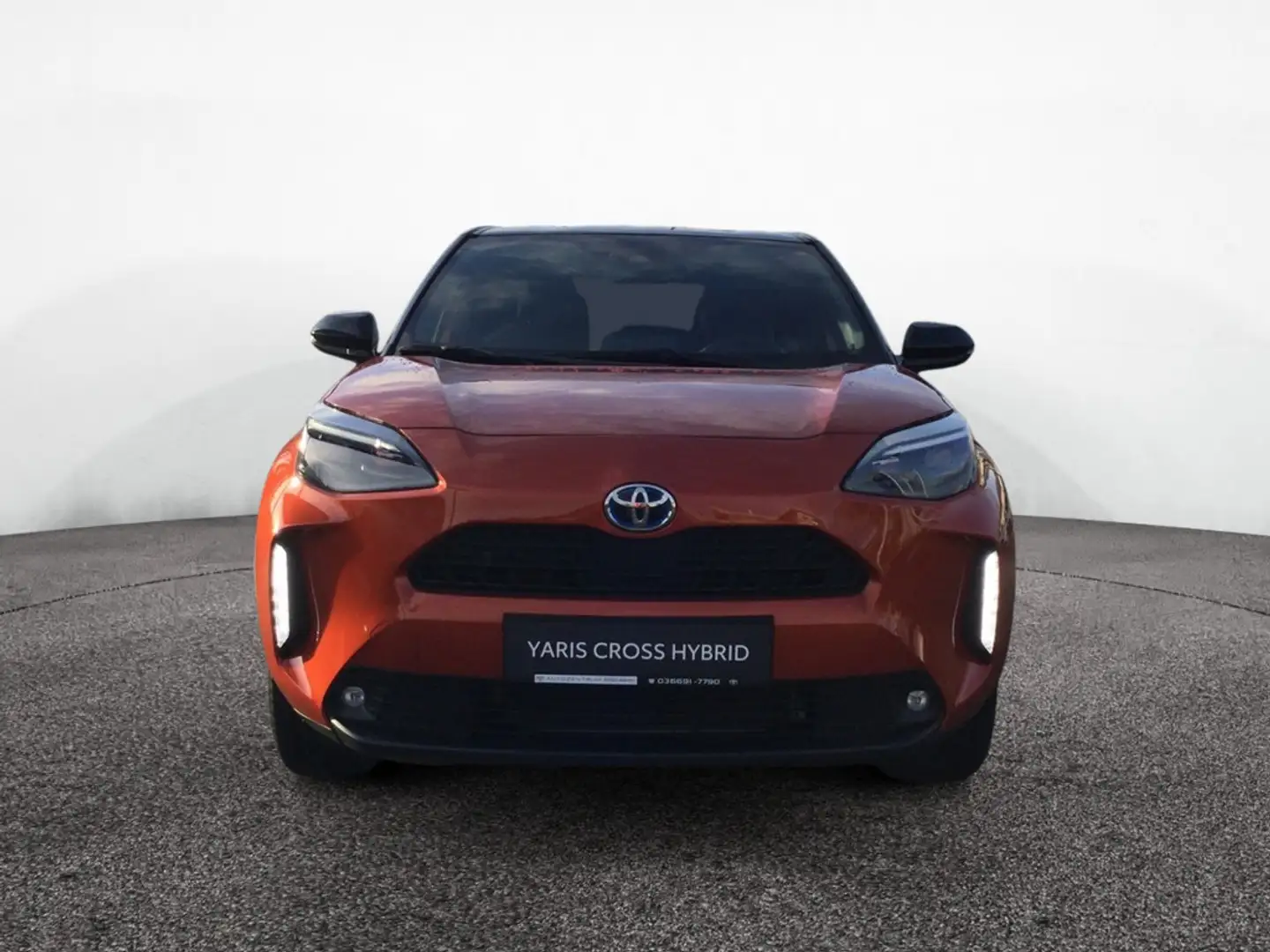 Toyota Yaris Cross 1.5 Hybrid FWD Spicy Edition Orange - 2