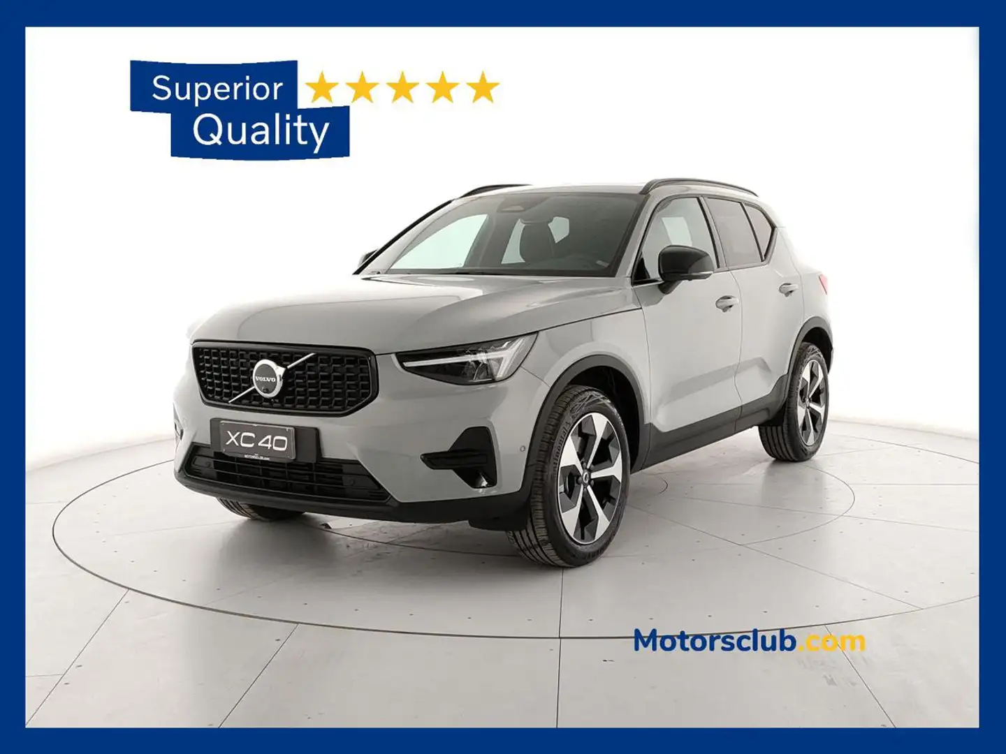 Volvo XC40 B3 automatico Ultra Dark Argento - 1