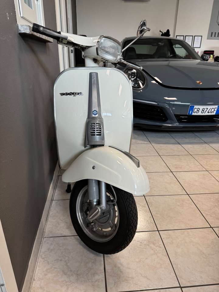 Vespa 50 vespa 50 special restaurata