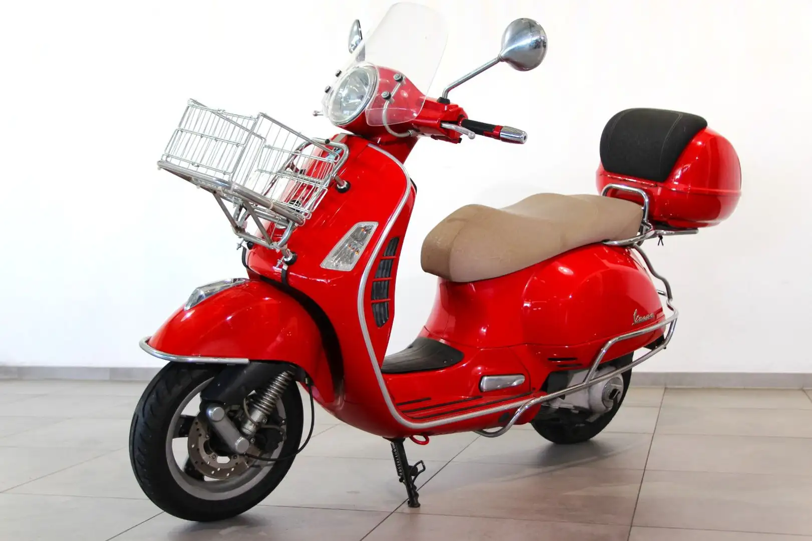 Vespa 250i.e./Topcase/Korb/ HU/AU 09.2026 Rood - 1