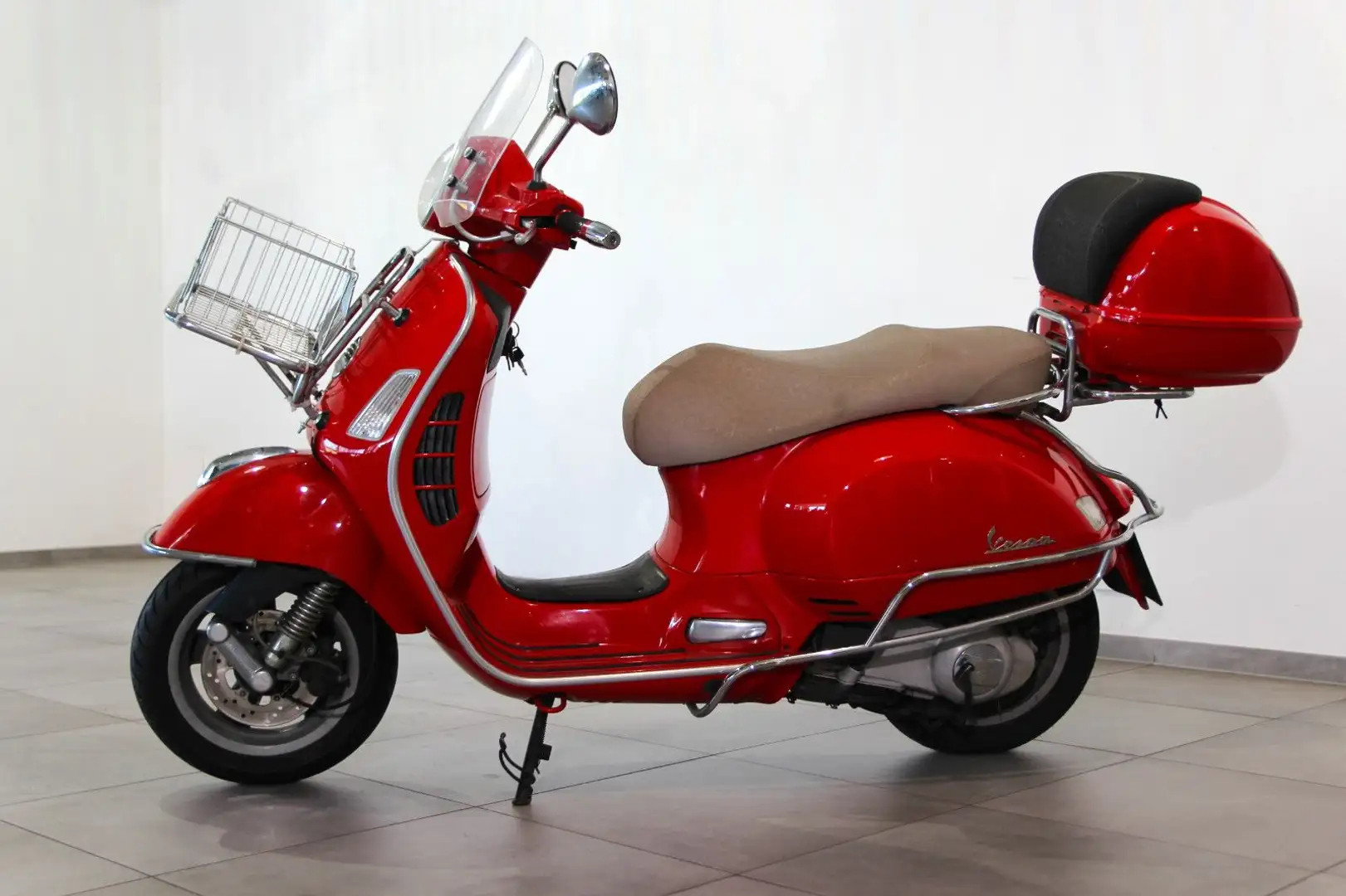 Vespa 250i.e./Topcase/Korb/ HU/AU 09.2026 Rood - 2