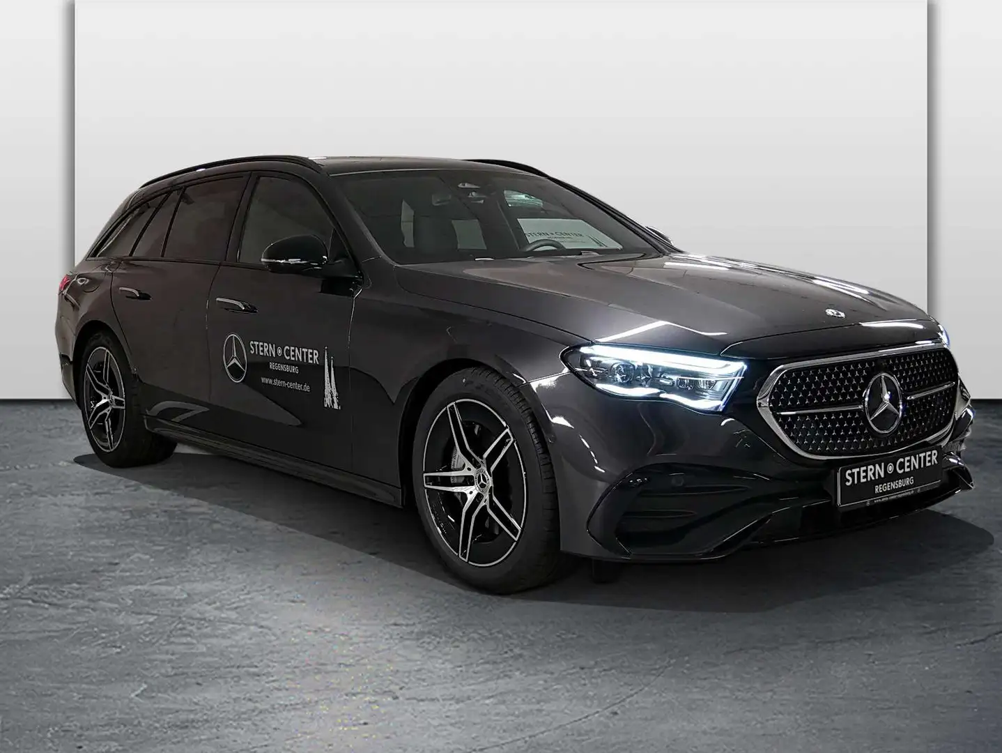 Mercedes-Benz E 220 d T+AMG+DISTRONIC+NIGHT+PANO+360°+MEMORY++ Grigio - 2