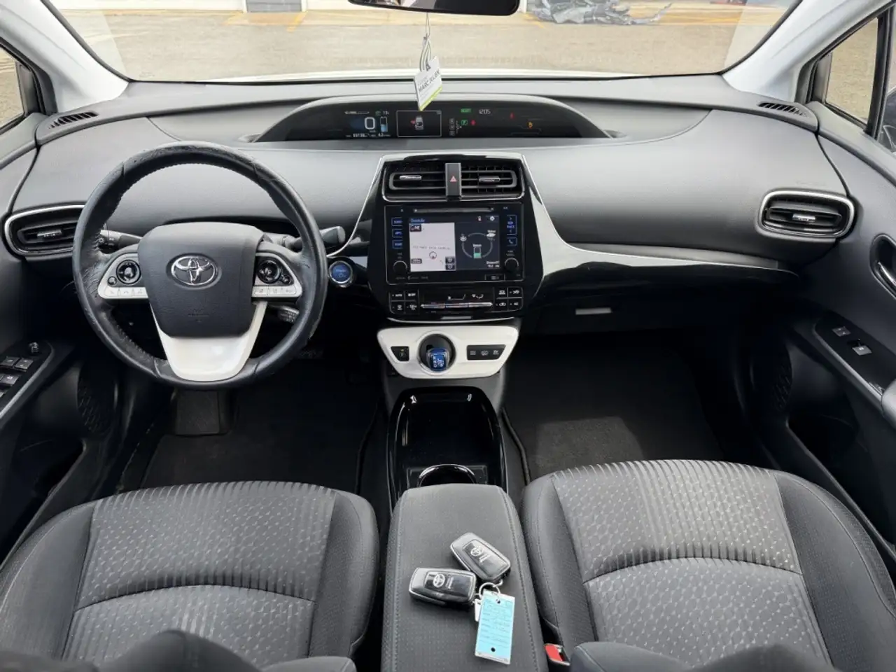 Toyota Prius Prime снимка Toyota Prius Prime