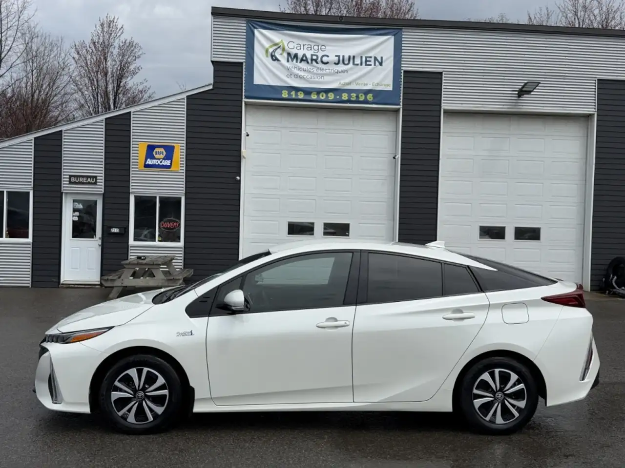 Toyota Prius Prime снимка Toyota Prius Prime