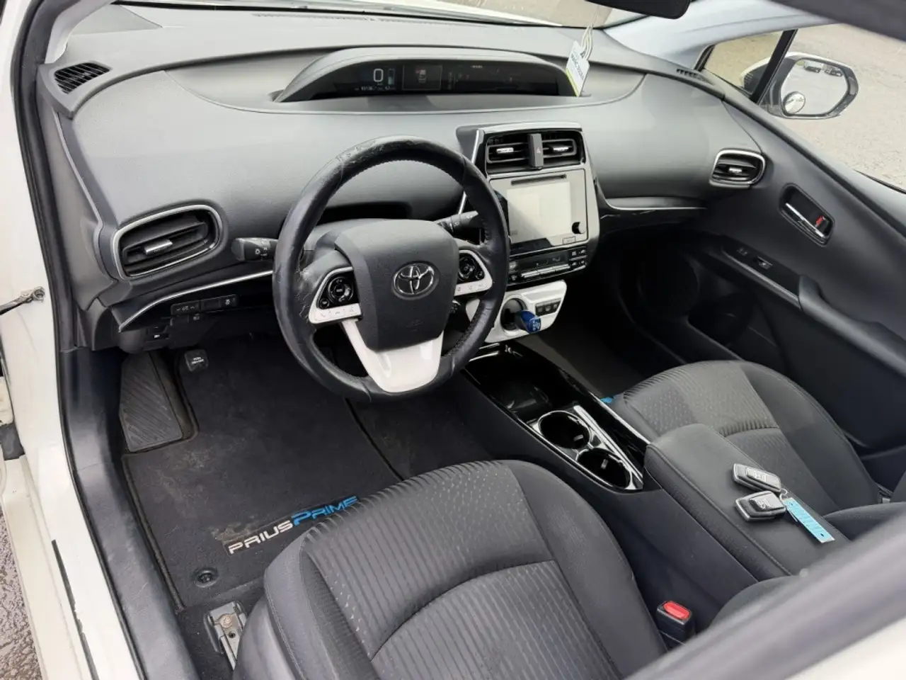 Toyota Prius Prime снимка Toyota Prius Prime