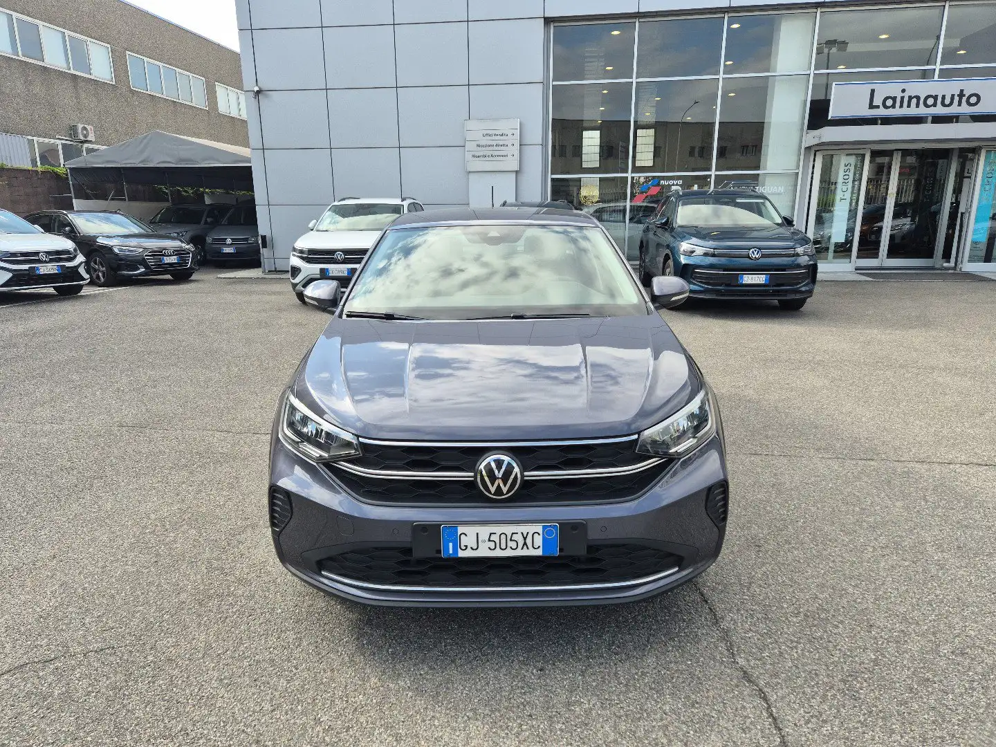 Volkswagen Taigo 1.0 TSI LIFE 110CV DSG Grigio - 2
