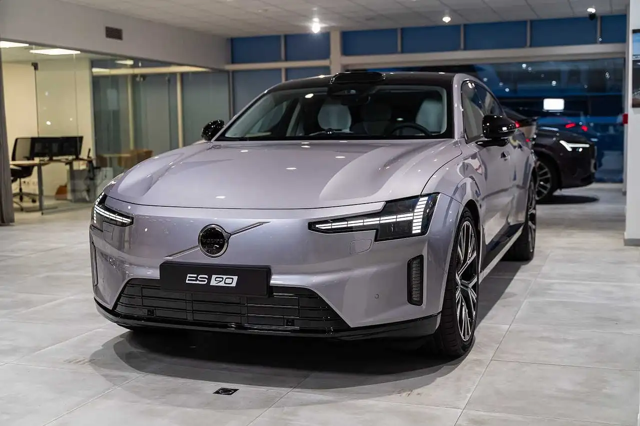Volvo ES90 2026