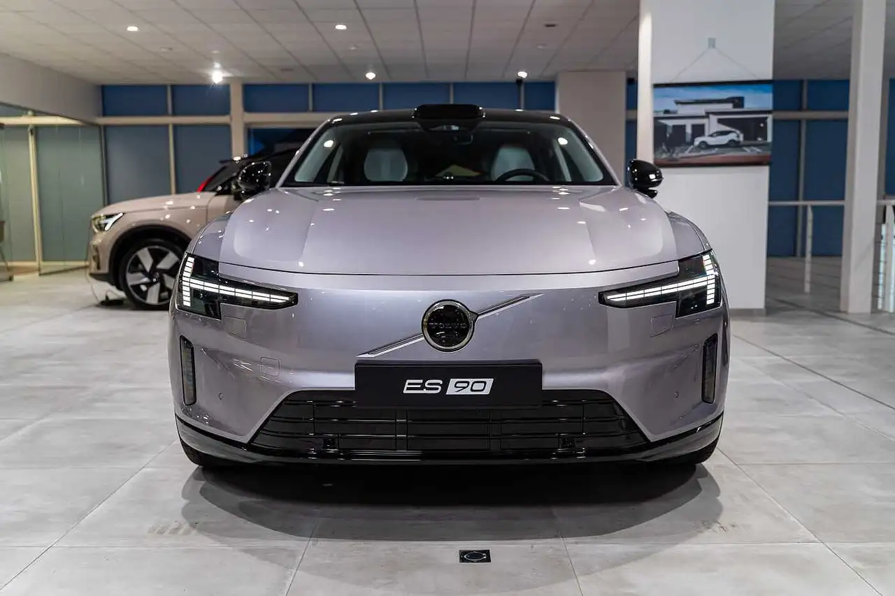 Volvo ES90 2026