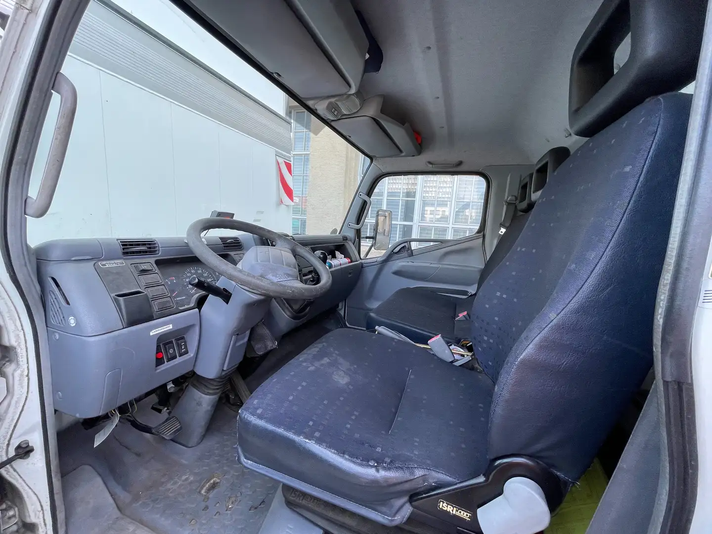 Mitsubishi Canter Canter 60 FB 649 E1 Белый - 1