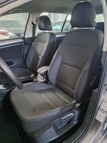 Volkswagen Golf view 8