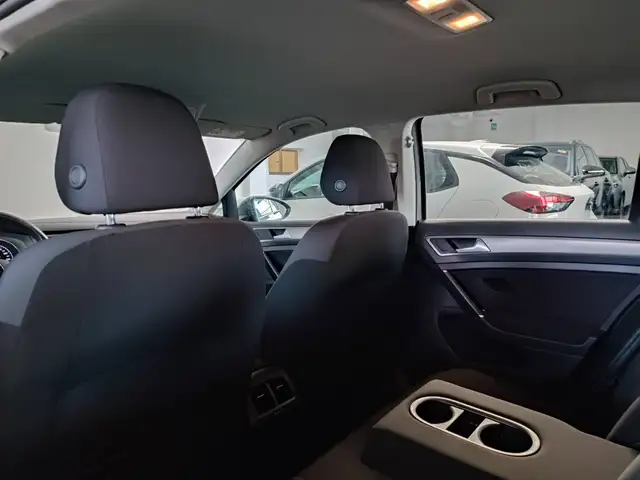 Volkswagen Golf view 12