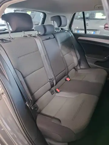 Volkswagen Golf view 10