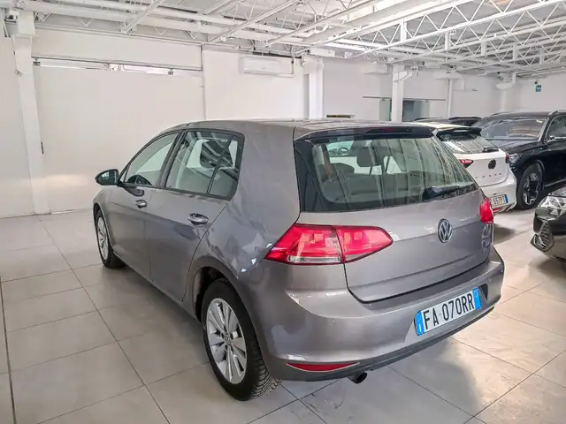 Volkswagen Golf view 2
