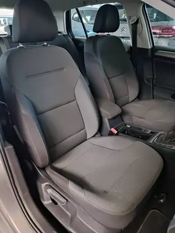 Volkswagen Golf view 11