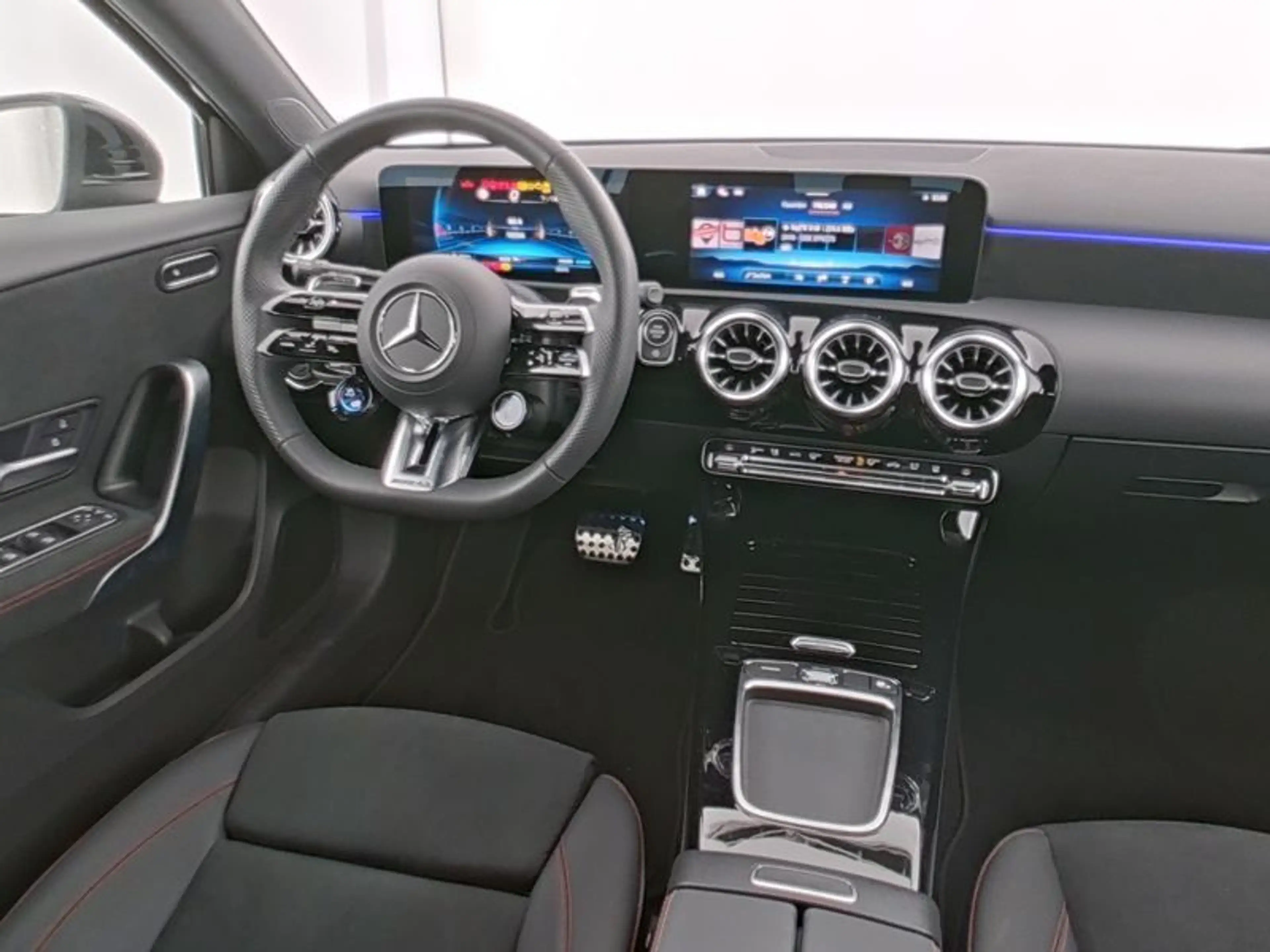 Mercedes-Benz A 35 AMG Mercedes-AMG A 35 4M PREMIUM STANDH MBEAM DISTRO — photo 6