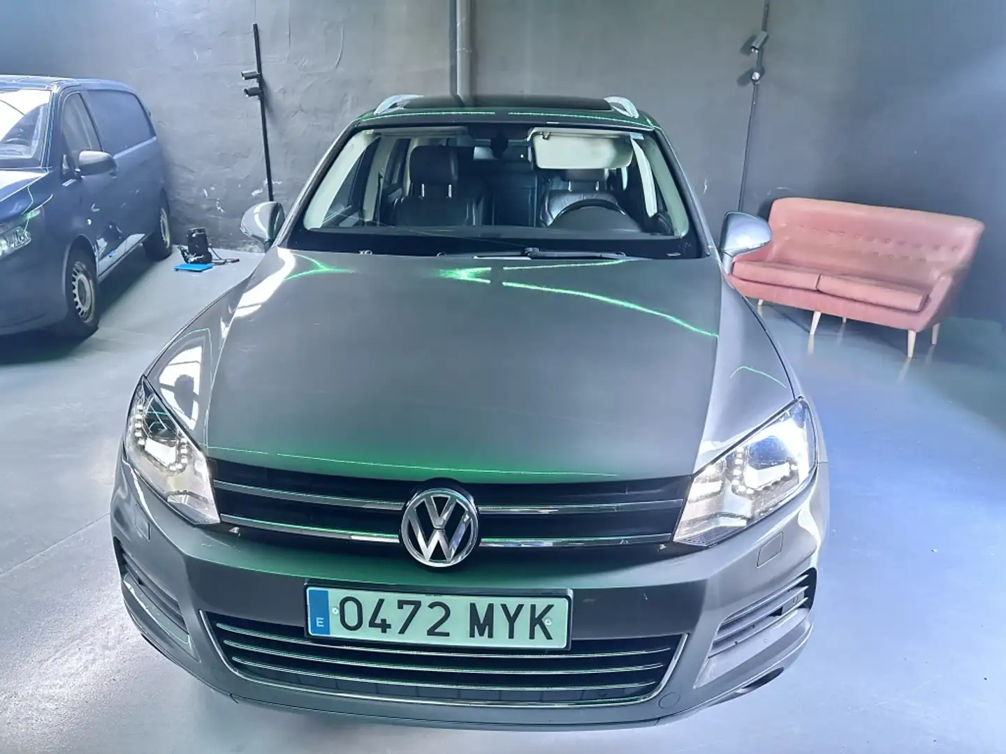 Volkswagen Touareg 3.0TDI V6 BMT Premium TerrainTech 245 Tip. Grau - 2