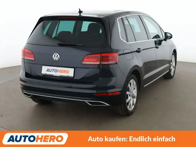 Volkswagen Golf view 6