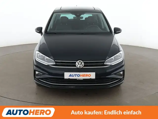 Volkswagen Golf view 9