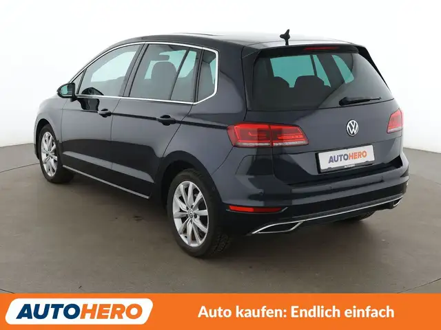 Volkswagen Golf view 4