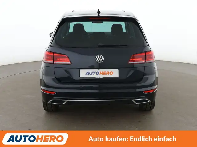 Volkswagen Golf view 5