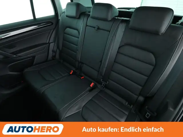 Volkswagen Golf view 14