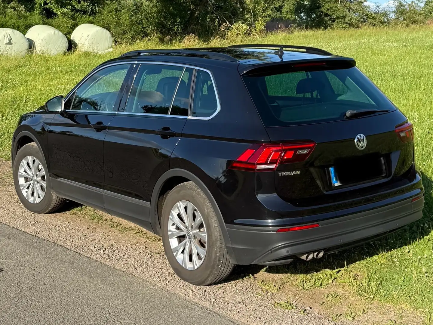 Volkswagen Tiguan Tiguan 2.0 TDI SCR (BlueMotion Technology) Comfort Schwarz - 2