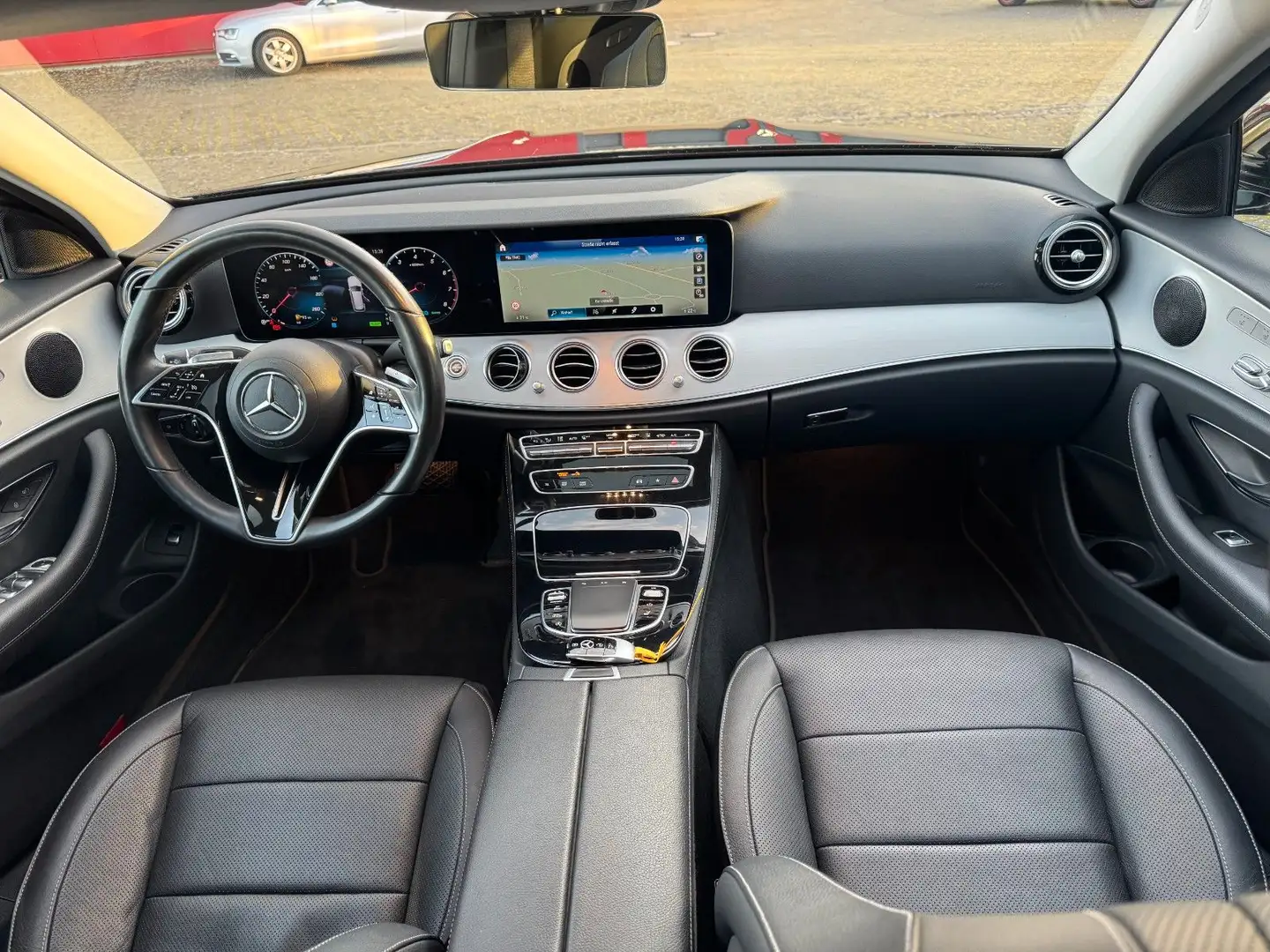 Mercedes-Benz E 450 T 4M Avantgarde Standheizung LEDER LED 360 Noir - 2