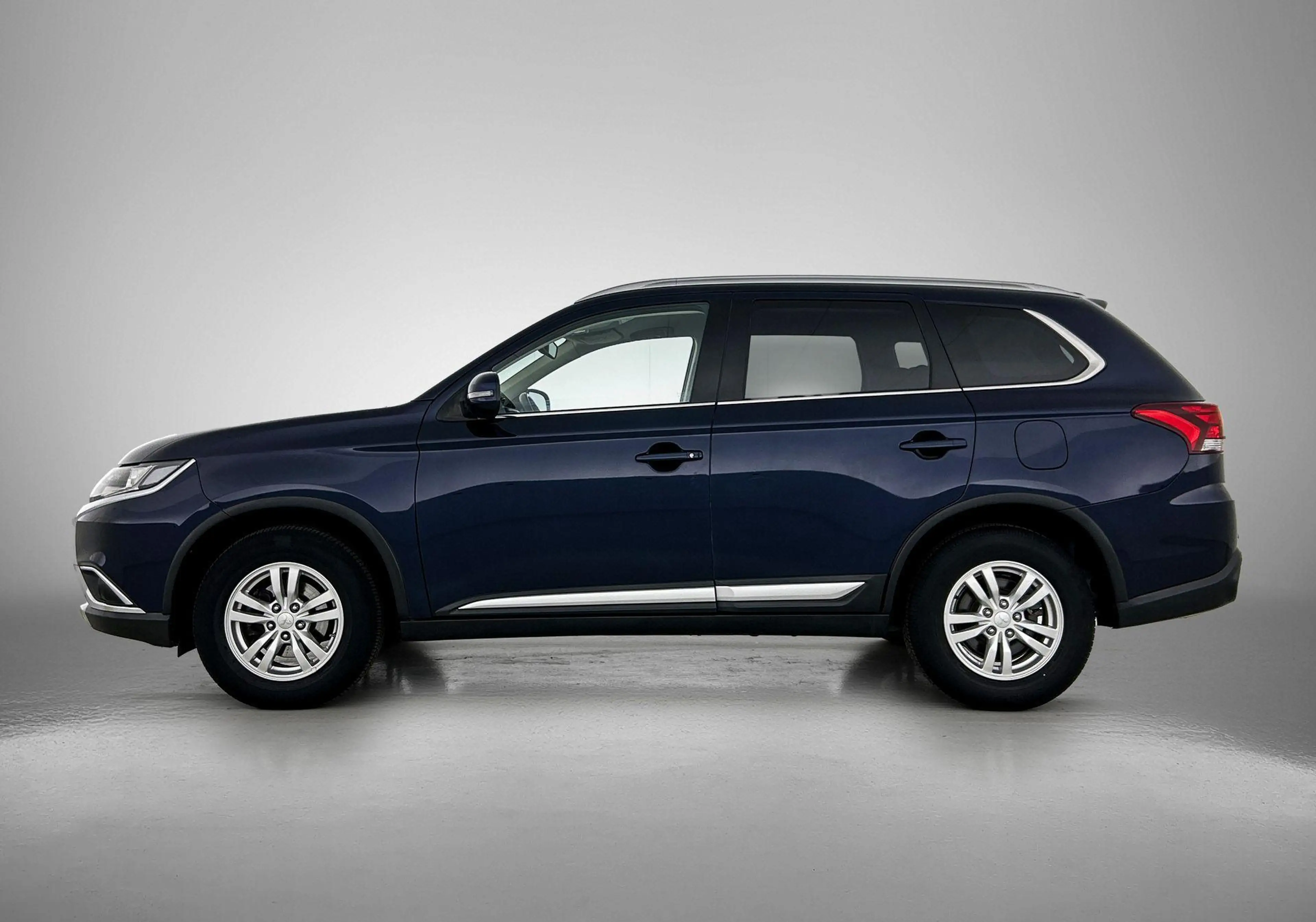 Mitsubishi Outlander 2.0 Business Edition CAMERA | NAVI | CRUISE — photo 2