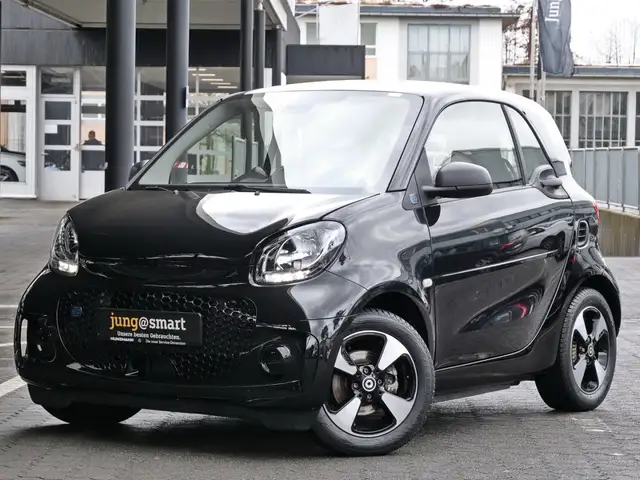 smart forTwo EQ  passion Panoramadach Kamera 22kW SHZ