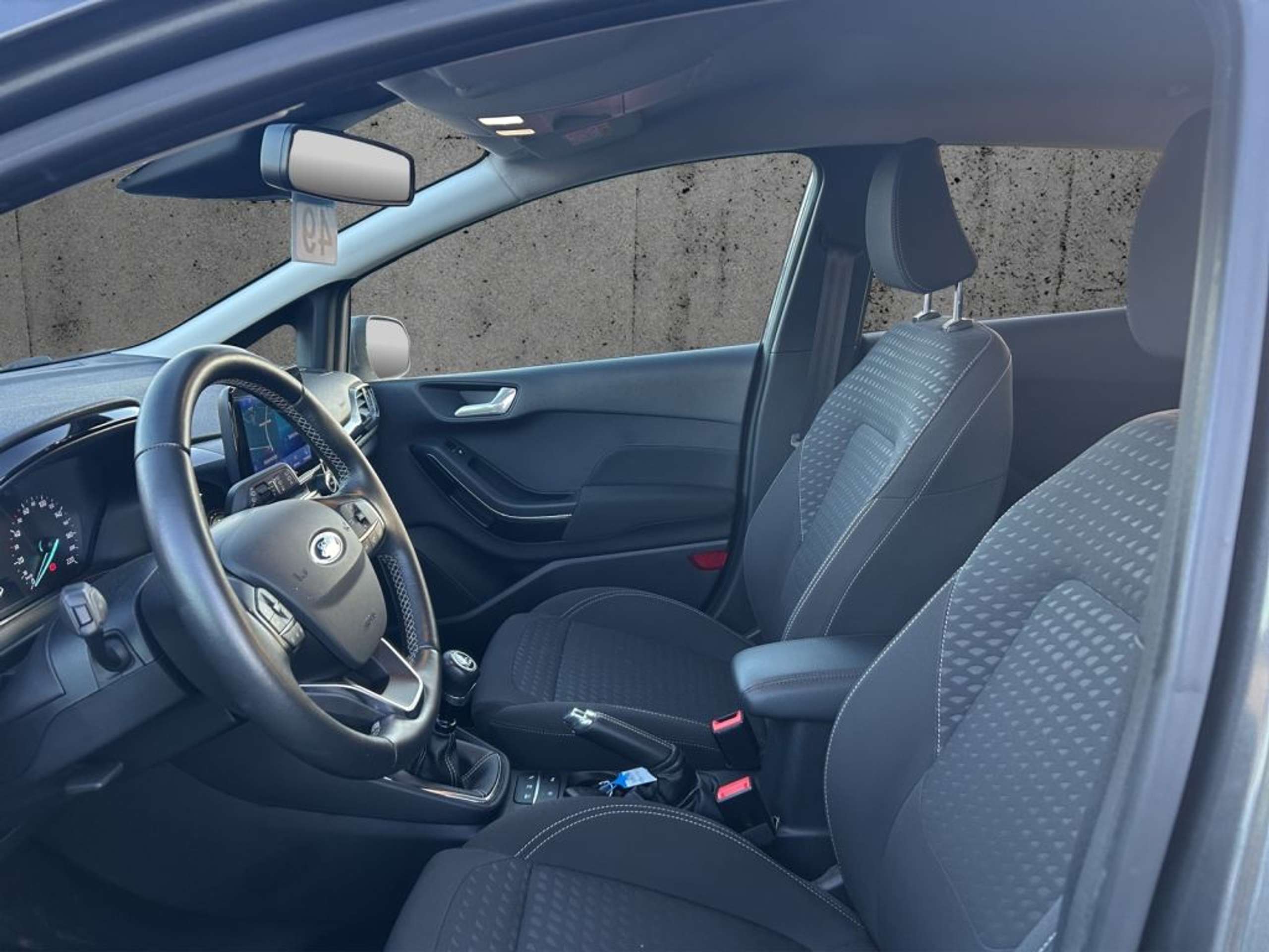 Fahrzeugabbildung Ford Fiesta 1.0 EcoBoost S&S TITANIUM X - mit KI generiert/bearbeitet