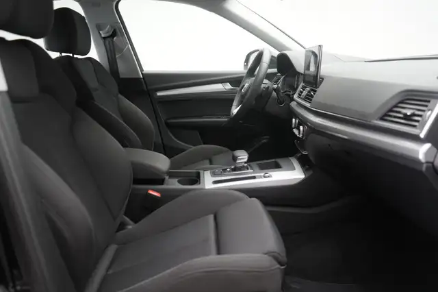 Audi Q5 view 6