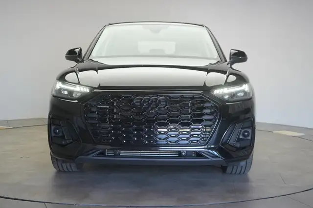 Audi Q5 view 2