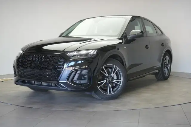 Audi Q5 view 3