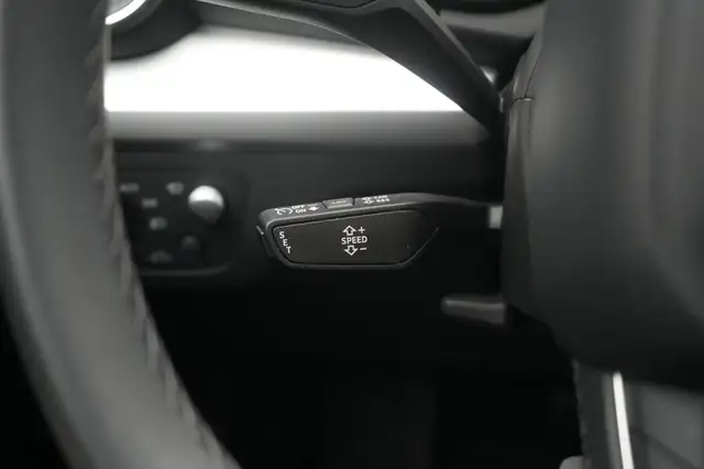 Audi Q5 view 21