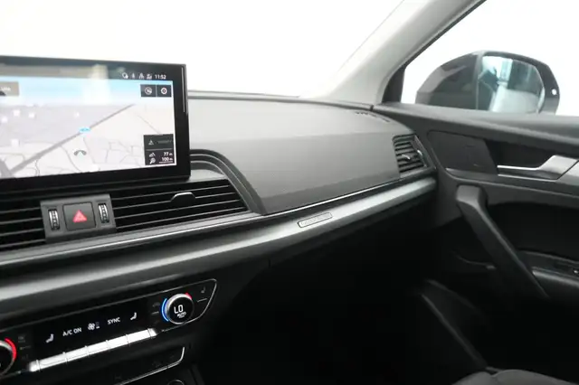 Audi Q5 view 25