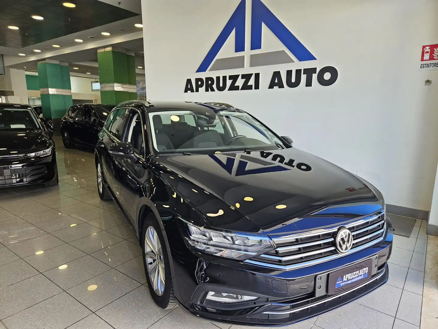 Volkswagen Passat Variant Passat VIII  Variant 1.6 tdi Business 120cv dsg - 2