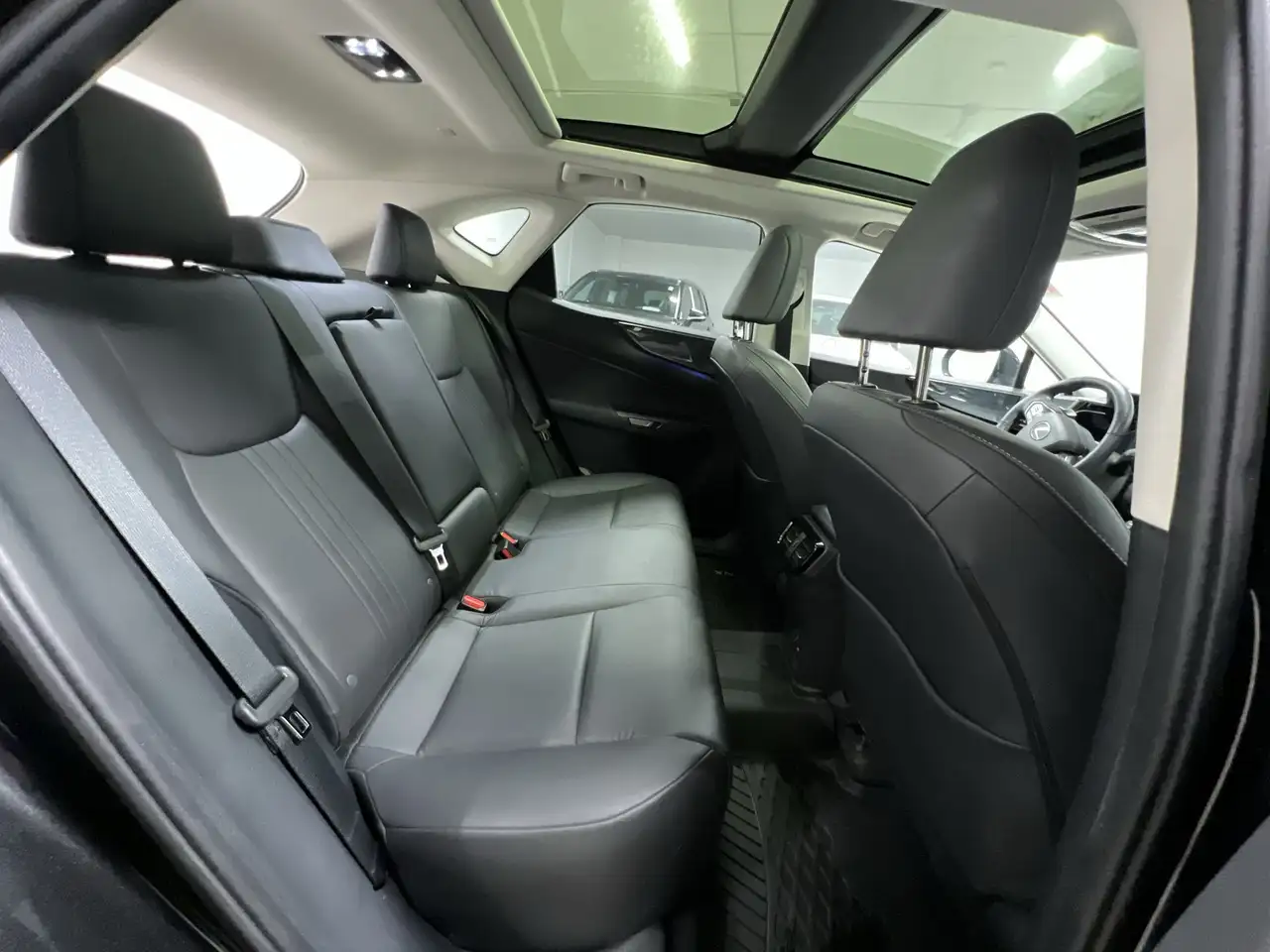 Lexus NX снимка Lexus NX
