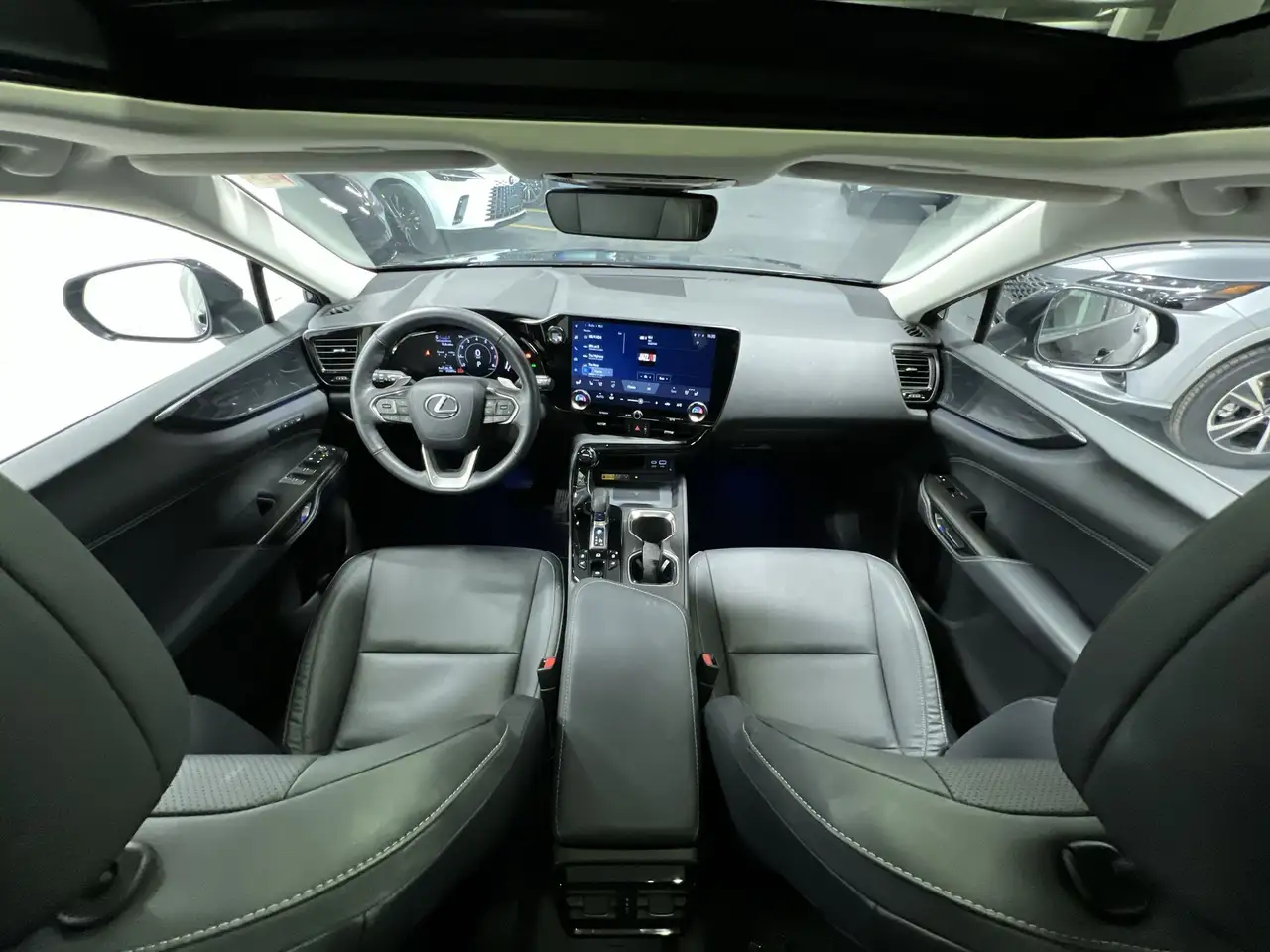 Lexus NX снимка Lexus NX