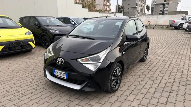 Toyota Aygo Aygo Connect 1.0 VVT-i 72 CV 5 porte x-play