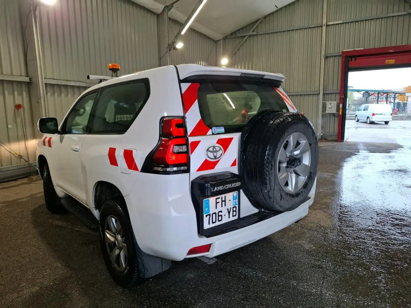 Toyota Highlander Land Cruiser 177 D-4D Life BVA 3p RC18// 2 PLACES - 2 SEATS SUV Blanc - 2