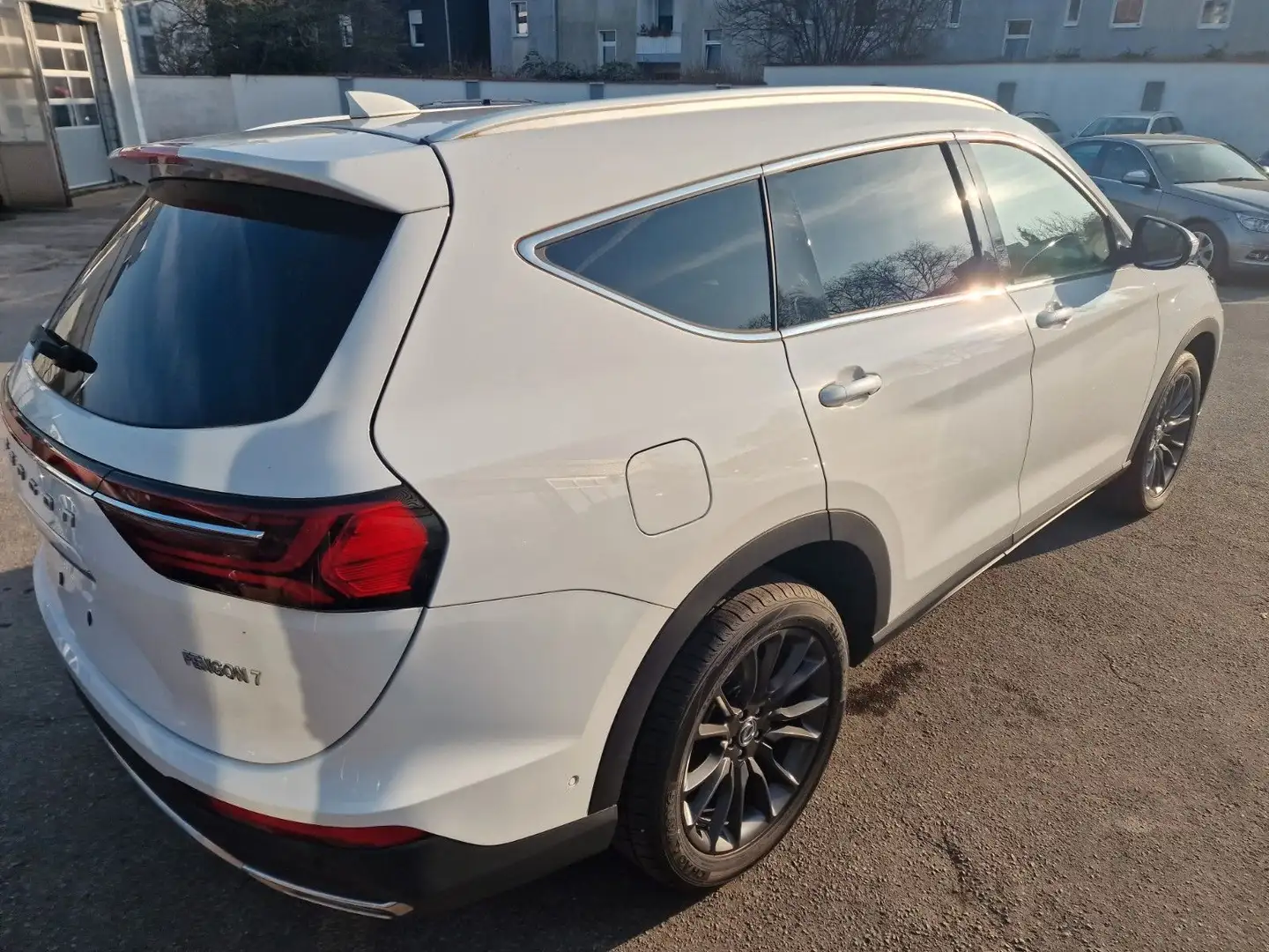 DFSK Fengon 7 7 Sitzer Blanc - 2