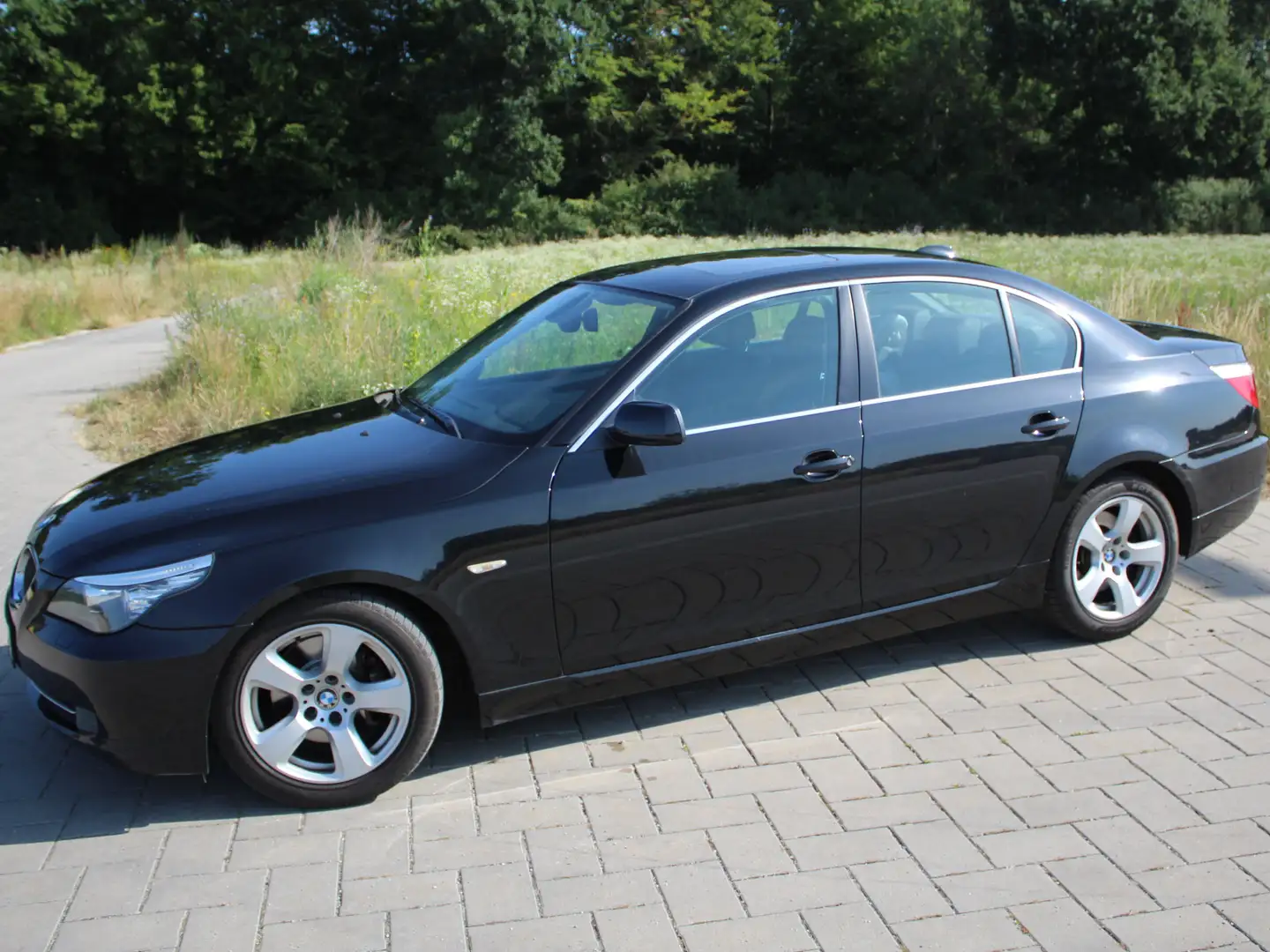 BMW 525 525d Limousine, TÜV & Bremsen neu (06/2025) Schwarz - 2