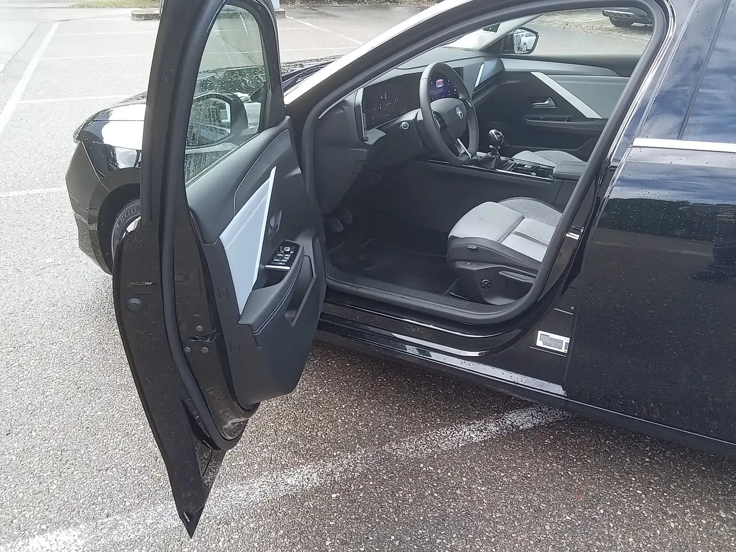 Opel Astra Elegance Schwarz - 2